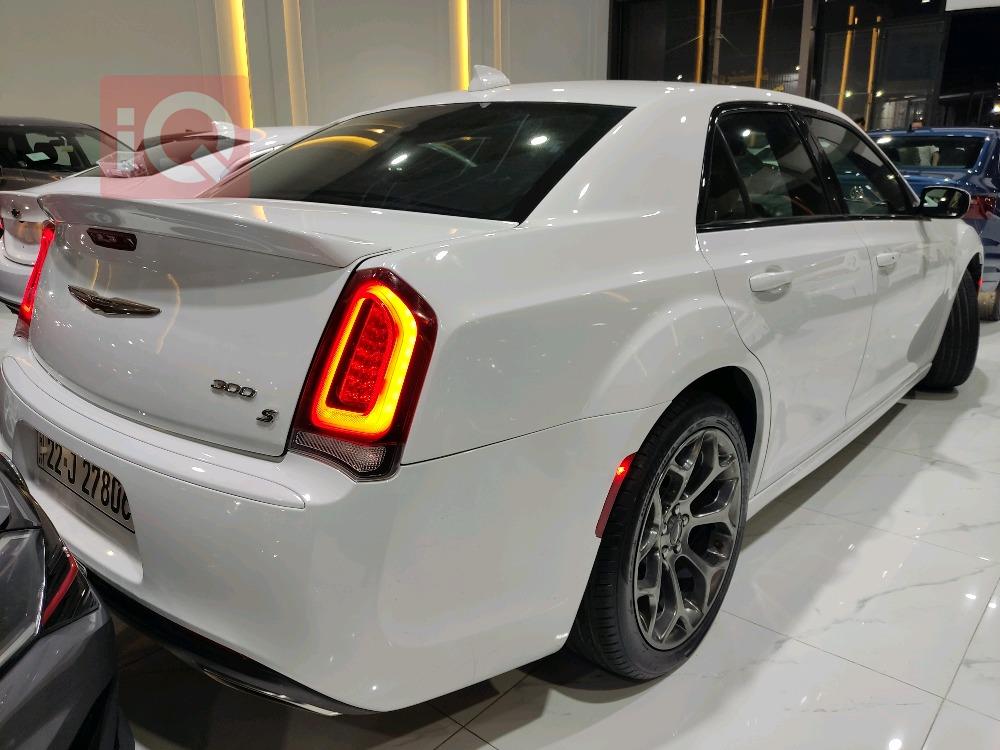 كرايسلر 300